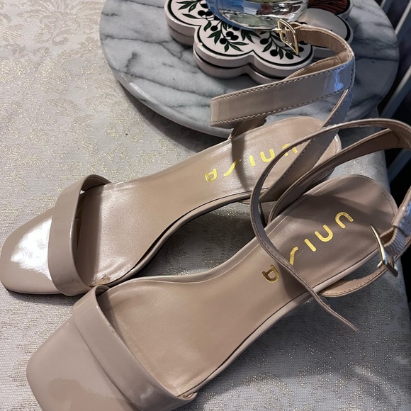 Unisa Sandals W9 - Picture 7 of 7